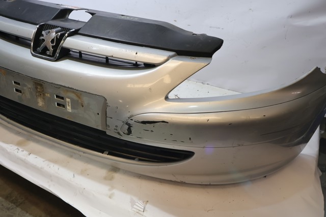 Parachoques Peugeot 307  3A, 3C segundo mano