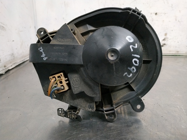 740221233F VAG Motor del ventilador del calefactor  disponible Ourense