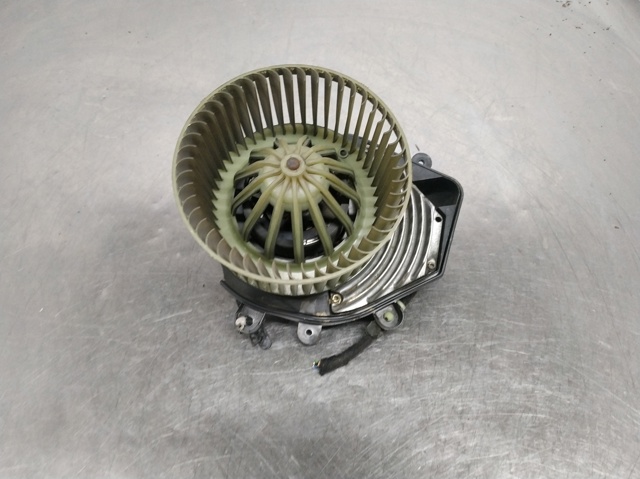VAG 740221233F Ventilador habitáculo  en stock Terrassa