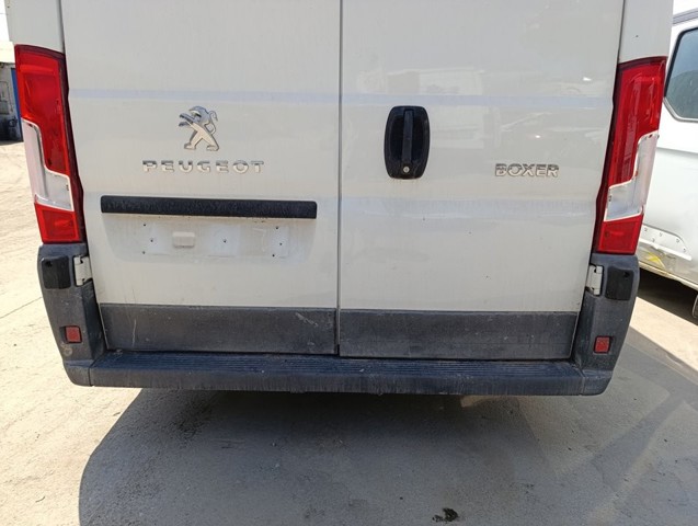 7410AL PEUGEOT Parachoques trasero, parte central  comprar en Jaén