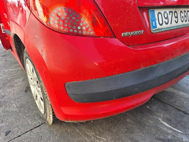 7410Z5 PEUGEOT Parachoques trasero  en stock Huelva