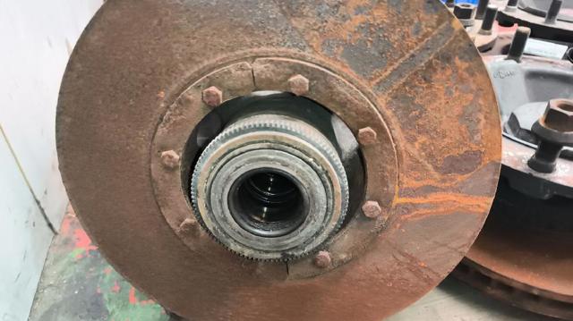 7421022433 Cubo de rueda delantero  comprar en Reus