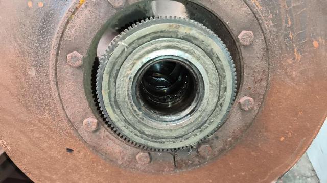 7421022433 RENAULT Cubo de rueda delantero  disponible Alicante