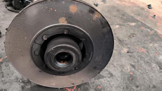 7421022433 RENAULT Cubo de rueda delantero  disponible Ourense