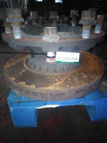 RENAULT 7421022433 Cubo de rueda delantero  disponible Lugo