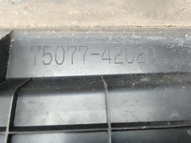 Revestimiento de la puerta trasera derecha 7507742020 Toyota