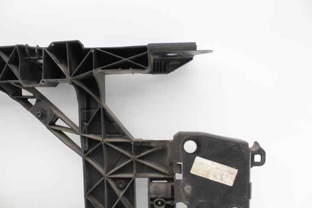 752100004R RENAULT Panel de soporte del radiador y montaje de faros  comprar en Oviedo