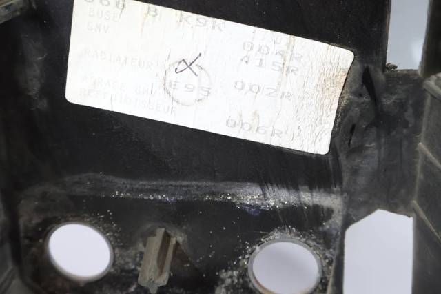 752100004R RENAULT Soporte de radiador  en stock Córdoba