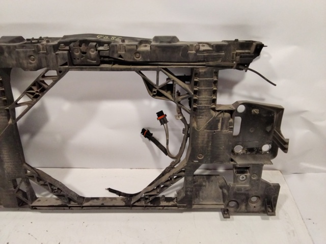 752100004R RENAULT Panel de soporte del radiador y montaje de faros  comprar en Lleida