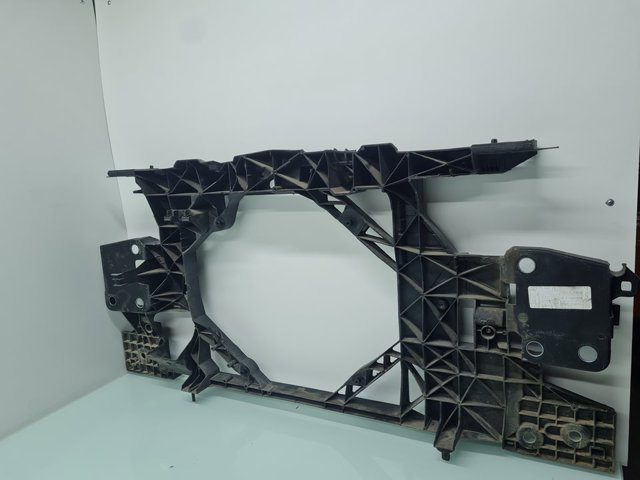 752100004R Panel de soporte del radiador y montaje de faros  comprar en Zaragoza
