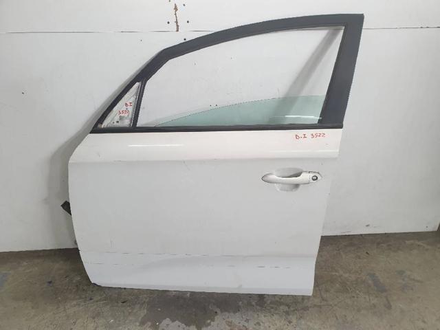 Puerta del conductor KIA Carens  ()