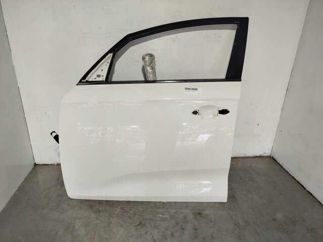 Puerta del conductor para KIA Carens  ()