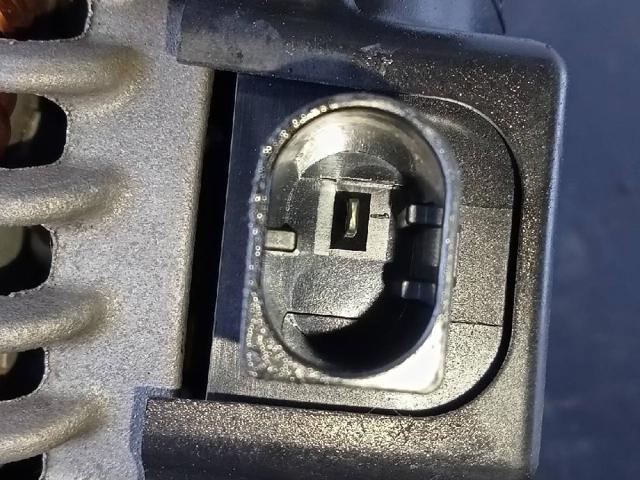 764013104 BMW Alternador  disponible Vigo