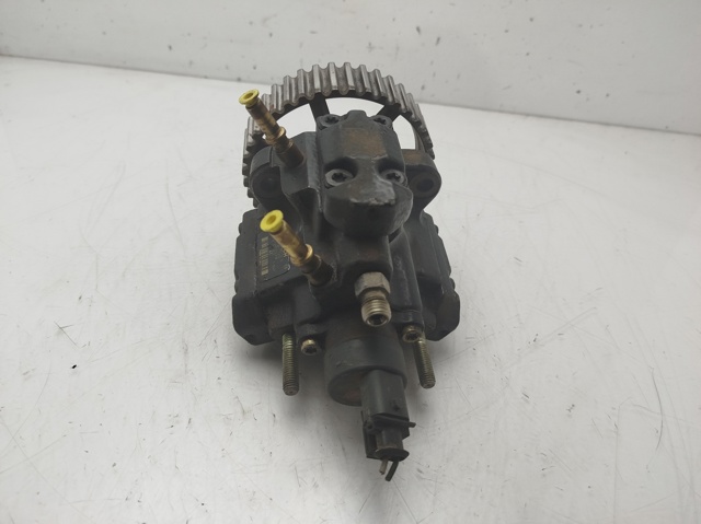 RENAULT 7700111010 Bomba inyectora  en stock Terrassa