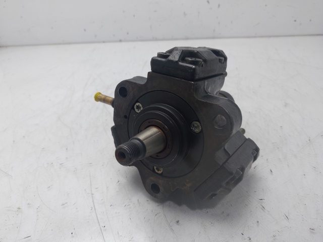 RENAULT 7700111010 Bomba inyectora  en stock Terrassa