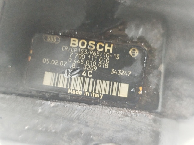 7700111010 RENAULT Bomba inyectora  en stock Córdoba