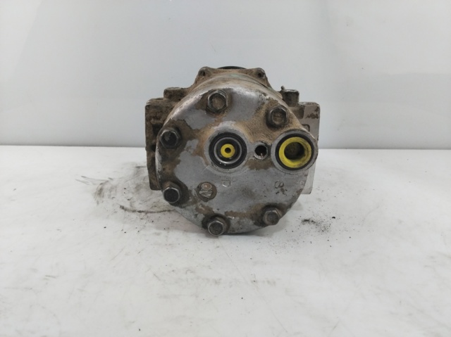RENAULT 7700111289 Compresor de aire acondicionado  disponible España