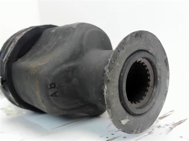 7700111914 RENAULT Semieje delantero derecho  en stock Córdoba