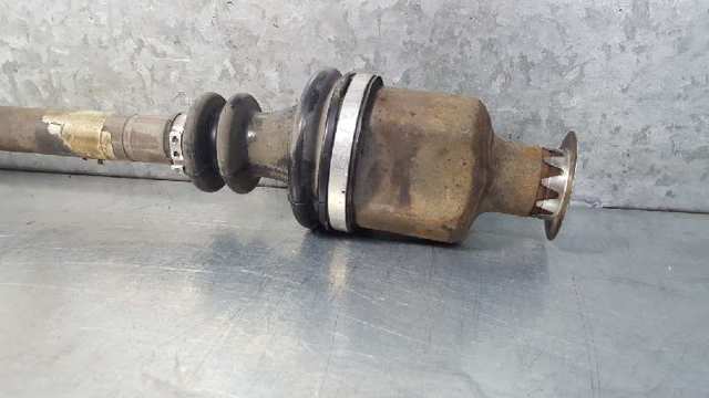 RENAULT 7700111914 Semieje delantero derecho  disponible Lugo