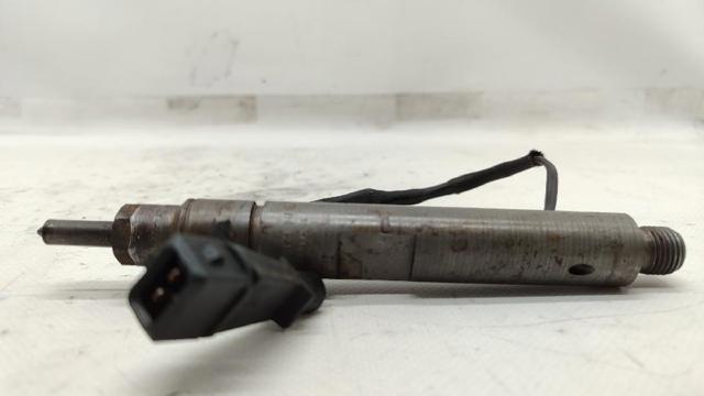 RENAULT 7700112880 Inyector de combustible  disponible España