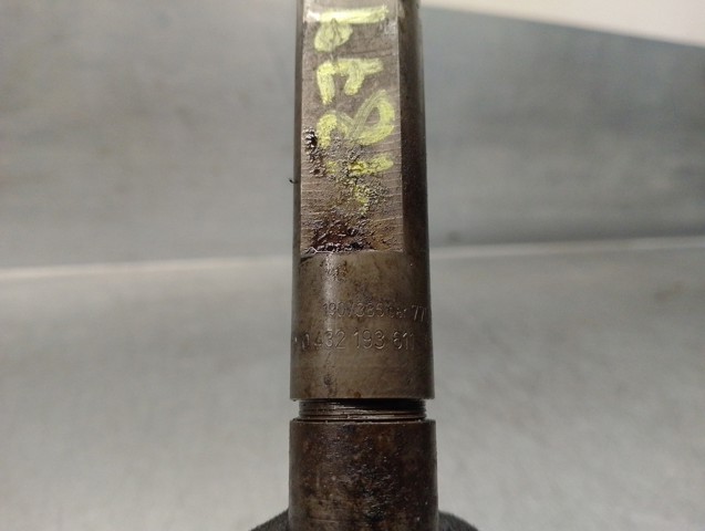 7700112883 RENAULT Inyector de combustible  disponible Vigo