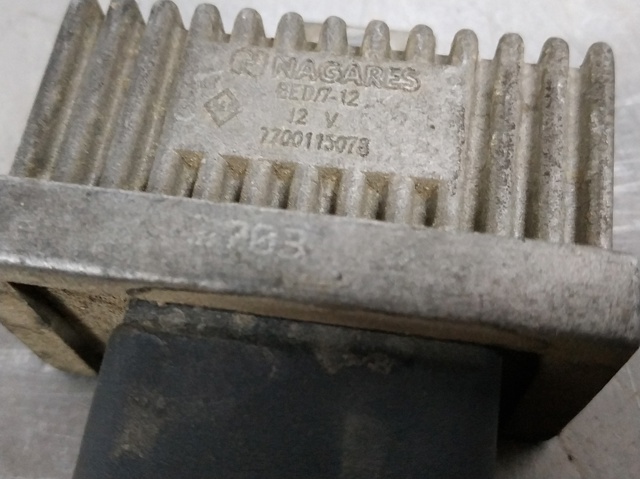 7700115078 RENAULT Relé de los calentadores  en stock Gandía