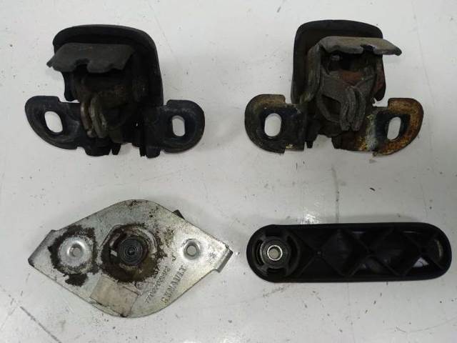 7700303592 RENAULT Cable de apertura de cerradura de puerta trasera derecha  comprar en Jaén