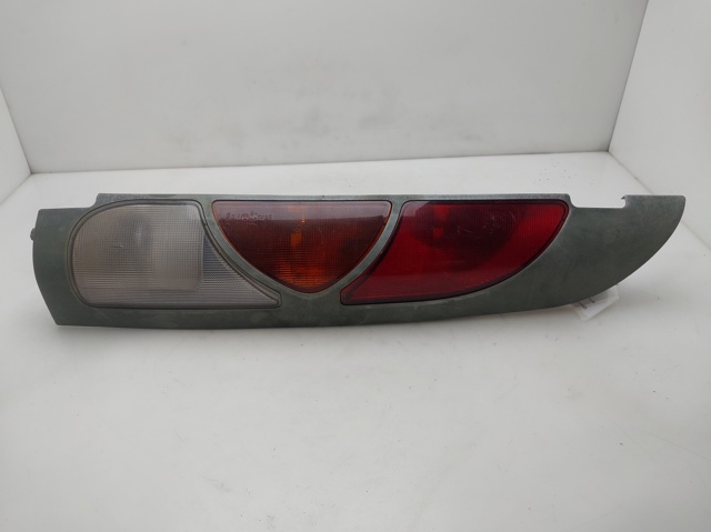 7700308716 Piloto trasero derecho  disponible Málaga