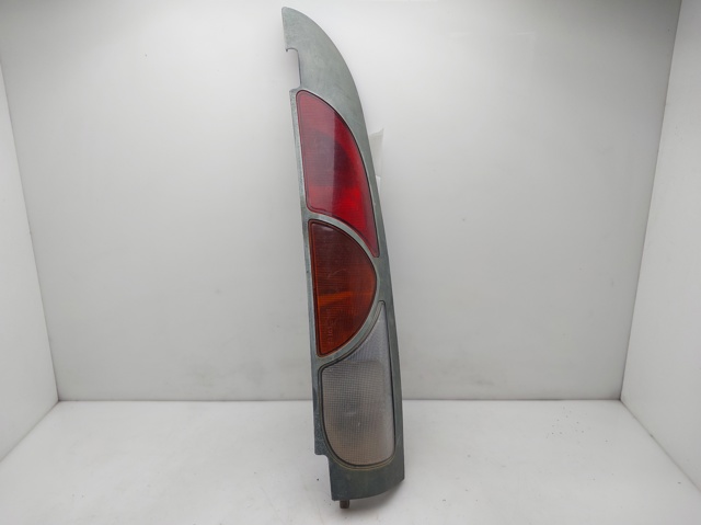 7700308716 RENAULT Piloto trasero derecho  comprar en Oviedo