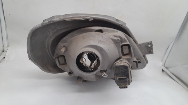 7700311371 NISSAN Faro izquierdo  en stock Huelva