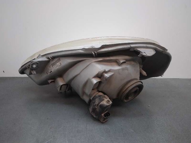 7700311372 Faro derecho  disponible Málaga