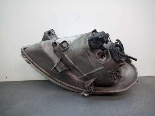 7700311372 Faro derecho  en stock Granada