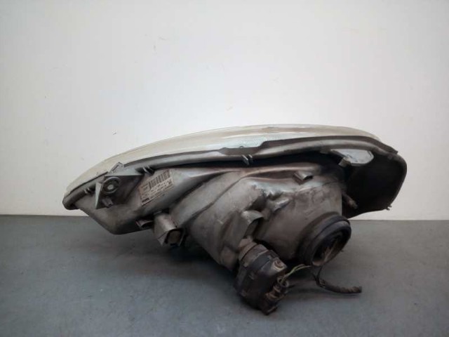 RENAULT 7700311372 Faro derecho comprar Pamplona