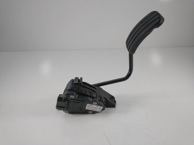 7700313060 Pedal del acelerador  disponible Burgos