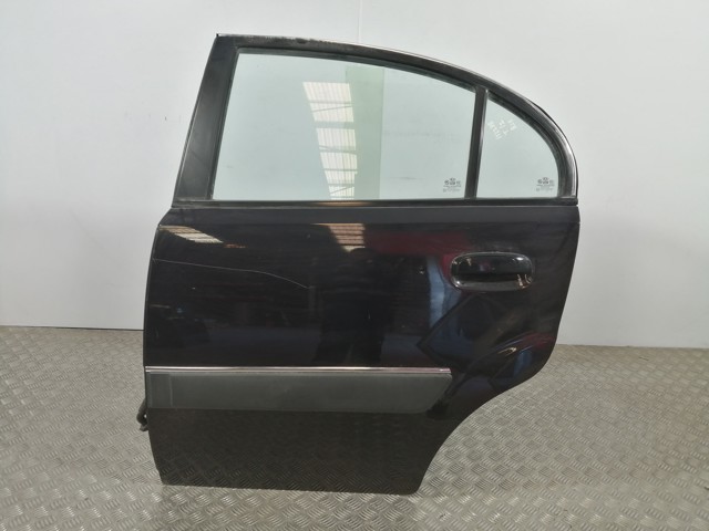 Puerta trasera izquierda 770031G010 Hyundai/Kia