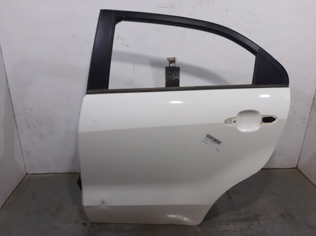 Puerta trasera izquierda 770031W210 Hyundai/Kia