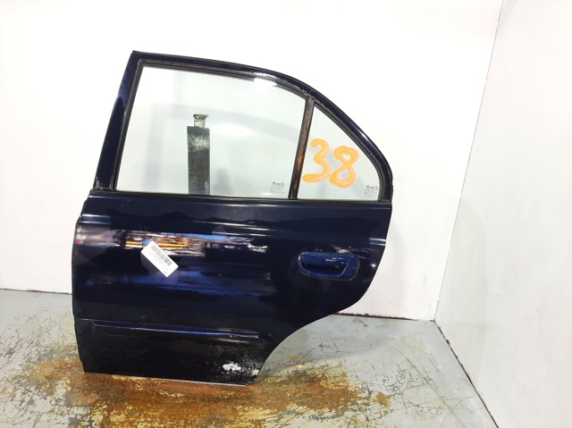 Puerta trasera izquierda 7700325030 Hyundai/Kia