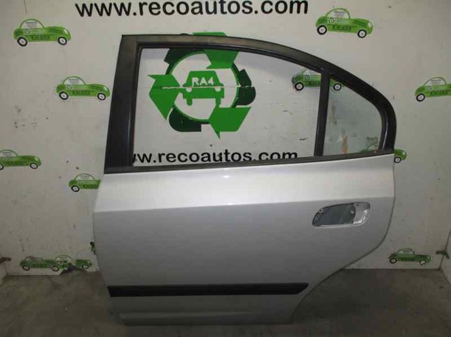 Puerta trasera izquierda 770032D031 Hyundai/Kia