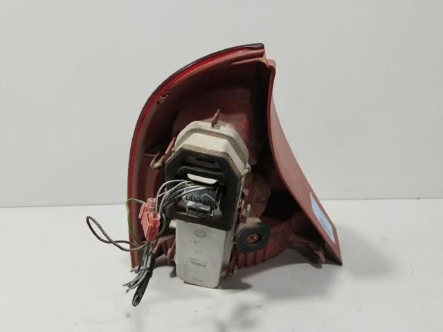 7700410518 RENAULT Piloto trasero derecho  comprar en Oviedo