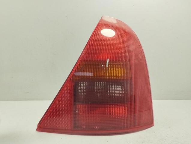7700410518 Piloto trasero derecho  disponible Utrera