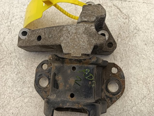 7700415087 RENAULT Soporte de motor derecho  en stock Córdoba