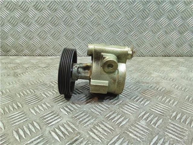 RENAULT 7700415198 Bomba de dirección  en stock Salamanca