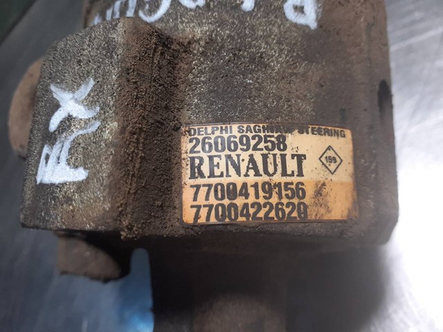 RENAULT 7700419156 Bomba de dirección  en stock Terrassa
