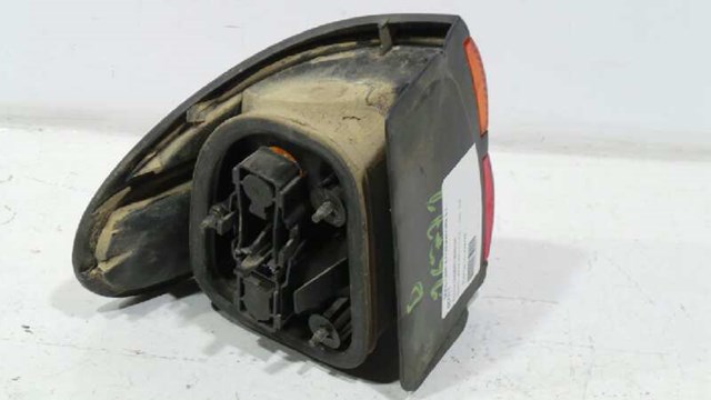 7700420123 RENAULT Piloto trasero derecho  comprar en Jaén