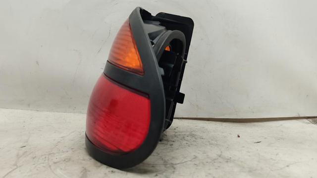 7700420123 RENAULT Piloto trasero derecho comprar Alcalá