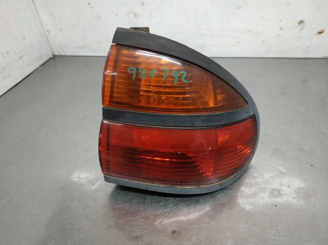 7700420123 RENAULT Piloto trasero derecho  comprar en Jaén