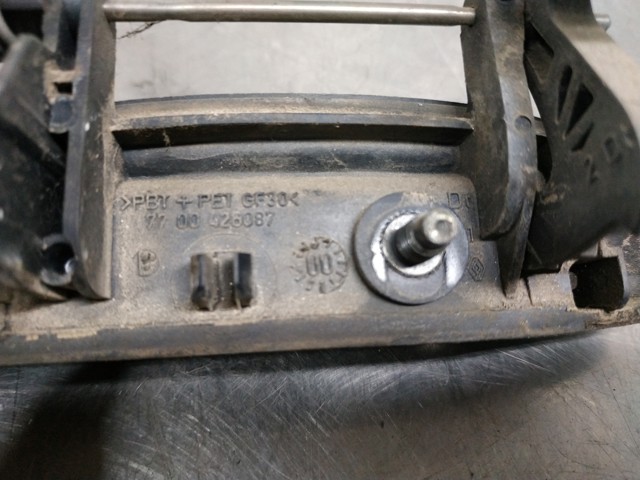 7700426087 RENAULT Manija exterior derecha delantera/trasera de puerta comprar Madrid