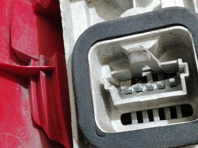 7700426320 RENAULT Piloto trasero exterior derecho comprar Madrid
