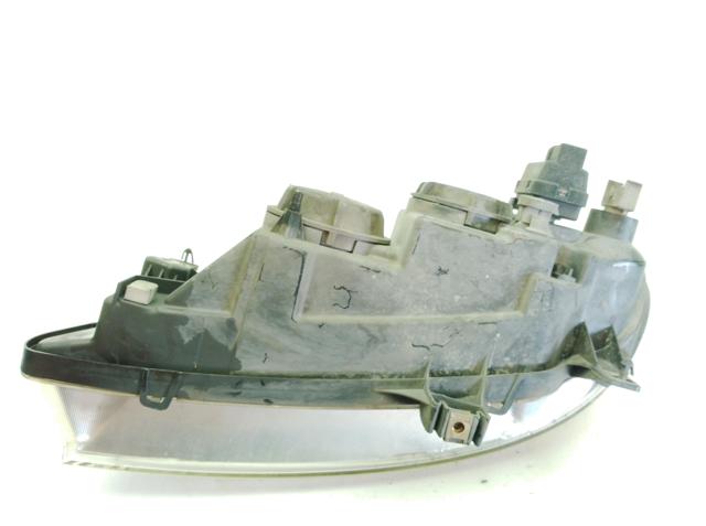 RENAULT 7700427870G Faro derecho comprar Pamplona