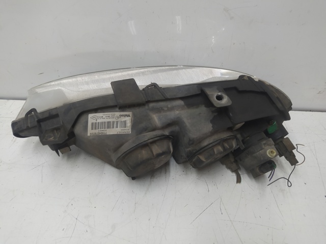 7700427870G Faro derecho  en stock Granada